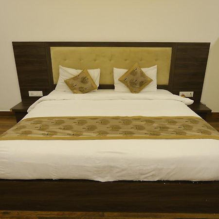 Hotel Near Taj Mahal Agra ภายนอก รูปภาพ